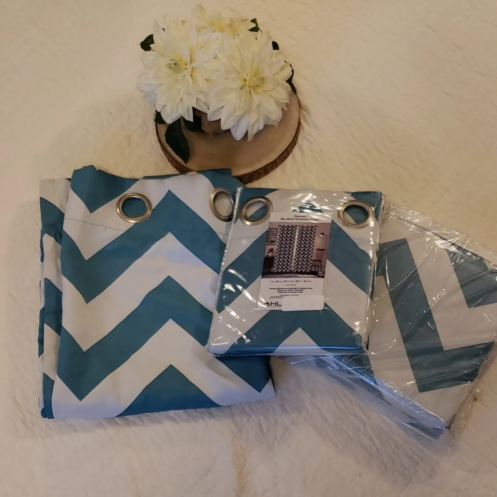 Four (4) Teal HLC.ME 52